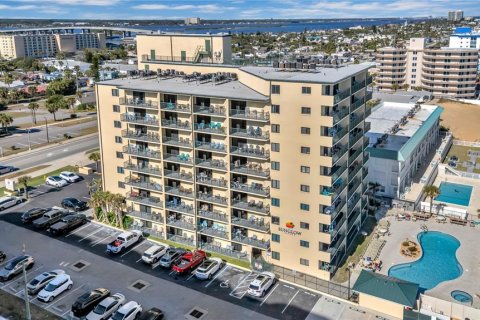 Condo in Daytona Beach, Florida, 2 bedrooms № 2288058 - photo 19