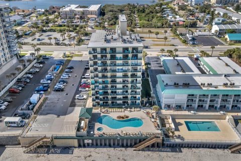 Condo in Daytona Beach, Florida, 2 bedrooms № 2288058 - photo 24
