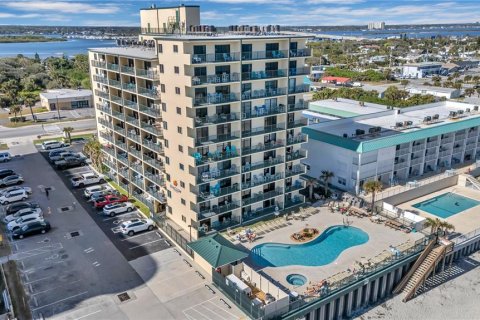 Condo in Daytona Beach, Florida, 2 bedrooms № 2288058 - photo 20