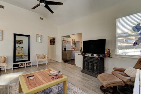 Casa en venta en Daytona Beach, Florida, 2 dormitorios, 91.42 m2 № 2420193 - foto 9