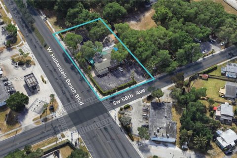 Commercial property in Pembroke Park, Florida № 1890278 - photo 2