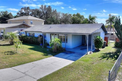 Casa en Auburndale, Florida 2 dormitorios, 122.63 m2 № 2134924