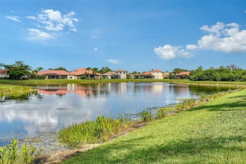 House in Bradenton, Florida 5 bedrooms, 308.25 sq.m. № 1758182 - photo 21