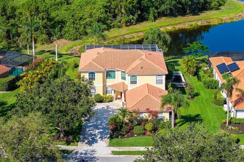 House in Bradenton, Florida 5 bedrooms, 308.25 sq.m. № 1758182 - photo 4