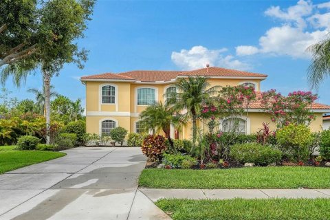 House in Bradenton, Florida 5 bedrooms, 308.25 sq.m. № 1758182 - photo 1