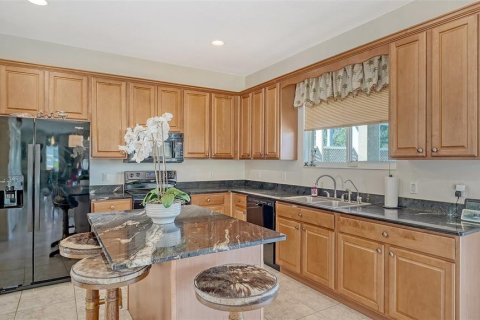 House in Bradenton, Florida 5 bedrooms, 308.25 sq.m. № 1758182 - photo 15