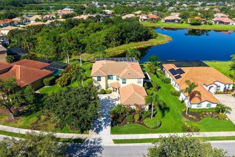 House in Bradenton, Florida 5 bedrooms, 308.25 sq.m. № 1758182 - photo 2