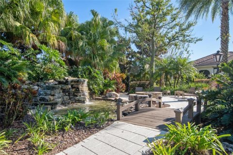 House in Windermere, Florida 5 bedrooms, 699.46 sq.m. № 2100051 - photo 30