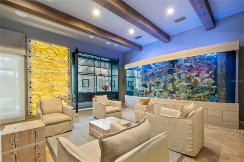 House in Windermere, Florida 5 bedrooms, 699.46 sq.m. № 2100051 - photo 16