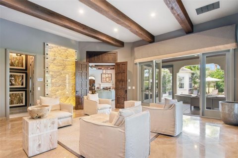 House in Windermere, Florida 5 bedrooms, 699.46 sq.m. № 2100051 - photo 17