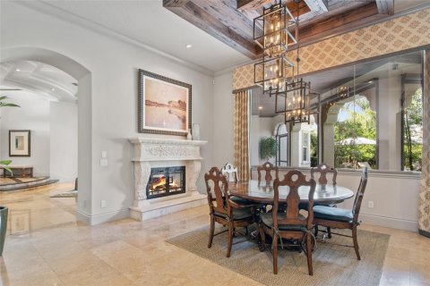 House in Windermere, Florida 5 bedrooms, 699.46 sq.m. № 2100051 - photo 12