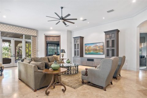 House in Windermere, Florida 5 bedrooms, 699.46 sq.m. № 2100051 - photo 13