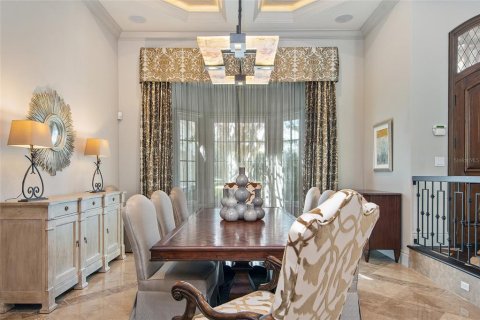 House in Windermere, Florida 5 bedrooms, 699.46 sq.m. № 2100051 - photo 8