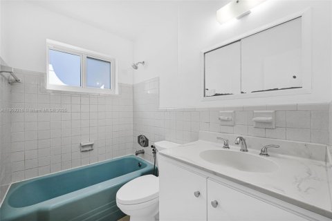 Villa ou maison à vendre à Plantation, Floride: 4 chambres, 131.18 m2 № 1964791 - photo 20