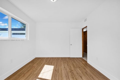 Villa ou maison à vendre à Plantation, Floride: 4 chambres, 131.18 m2 № 1964791 - photo 9