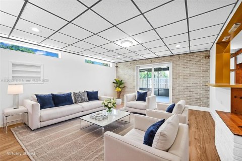 Villa ou maison à vendre à Plantation, Floride: 4 chambres, 131.18 m2 № 1964791 - photo 4