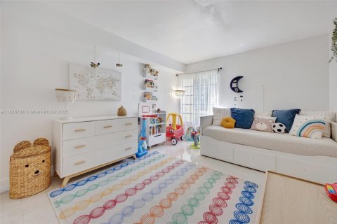 Condo in Miami, Florida, 2 bedrooms  № 1800706 - photo 25