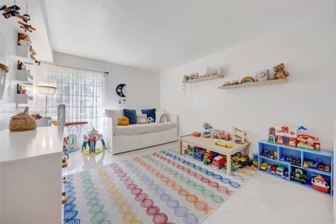 Condo in Miami, Florida, 2 bedrooms  № 1800706 - photo 24