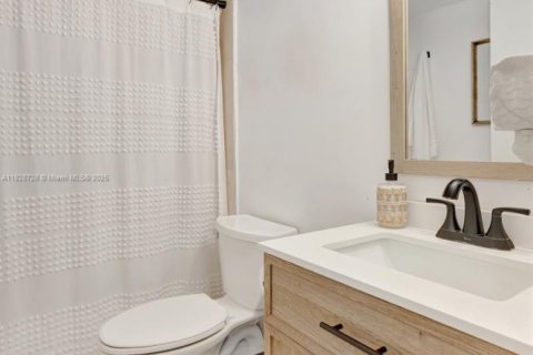 Condo in Miami, Florida, 2 bedrooms  № 1800706 - photo 22