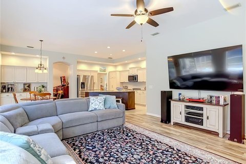 Villa ou maison à vendre à Tampa, Floride: 4 chambres, 276.38 m2 № 2425703 - photo 15