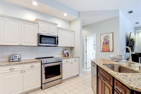 Villa ou maison à vendre à Tampa, Floride: 4 chambres, 276.38 m2 № 2425703 - photo 3