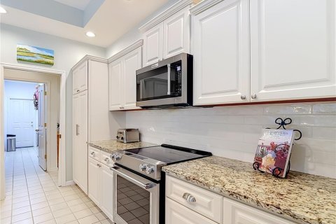 Villa ou maison à vendre à Tampa, Floride: 4 chambres, 276.38 m2 № 2425703 - photo 8
