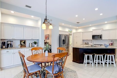 Villa ou maison à vendre à Tampa, Floride: 4 chambres, 276.38 m2 № 2425703 - photo 10