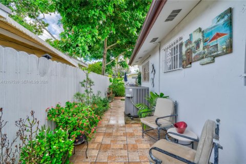 Villa ou maison à vendre à North Miami Beach, Floride: 4 chambres, 155.15 m2 № 2422919 - photo 30