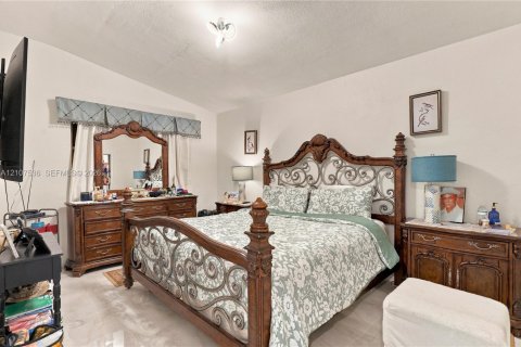 Villa ou maison à vendre à North Miami Beach, Floride: 4 chambres, 155.15 m2 № 2422919 - photo 20