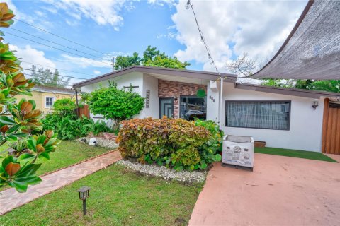 Villa ou maison à vendre à North Miami Beach, Floride: 4 chambres, 155.15 m2 № 2422919 - photo 8