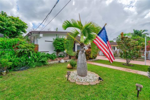 Villa ou maison à vendre à North Miami Beach, Floride: 4 chambres, 155.15 m2 № 2422919 - photo 26