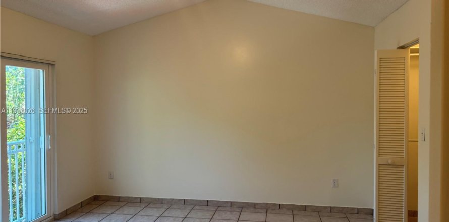 Casa en Miami, Florida 3 dormitorios, 119.75 m2 № 1991155