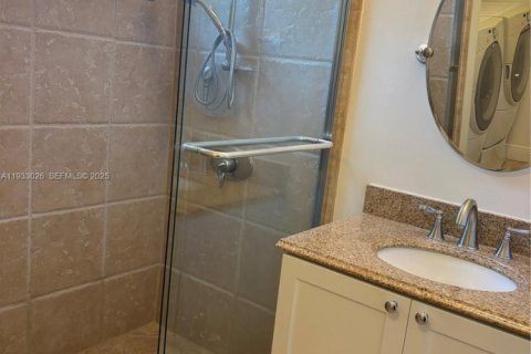 Casa en alquiler en Miami, Florida, 3 dormitorios, 119.75 m2 № 1991155 - foto 6