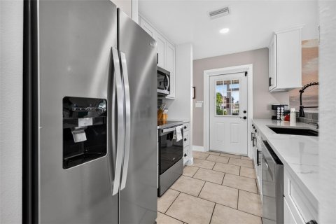 Villa ou maison à vendre à Tampa, Floride: 3 chambres, 152.45 m2 № 2360761 - photo 12