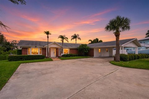 Casa en Tampa, Florida 3 dormitorios, 152.45 m2 № 2360761