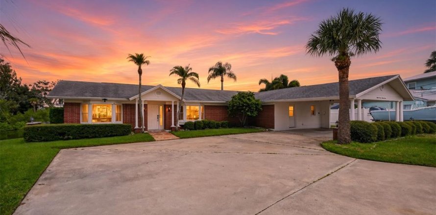 Villa ou maison à Tampa, Floride 3 chambres, 152.45 m2 № 2360761