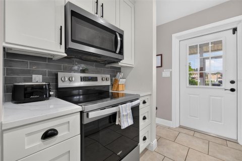Villa ou maison à vendre à Tampa, Floride: 3 chambres, 152.45 m2 № 2360761 - photo 11