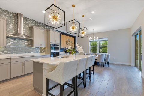 Casa en venta en Orlando, Florida, 5 dormitorios, 330.82 m2 № 1669908 - foto 19
