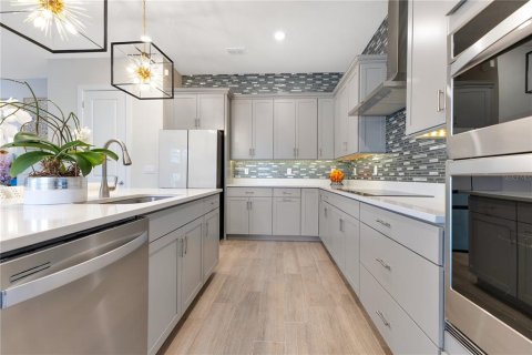 Casa en venta en Orlando, Florida, 5 dormitorios, 330.82 m2 № 1669908 - foto 22