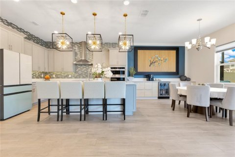 Casa en venta en Orlando, Florida, 5 dormitorios, 330.82 m2 № 1669908 - foto 17