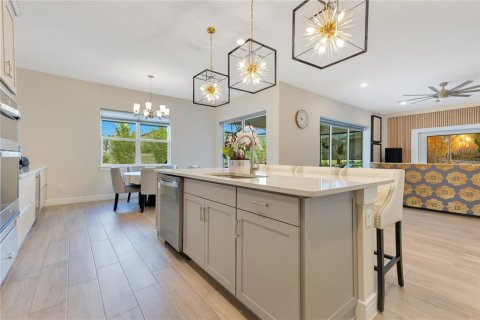 Casa en venta en Orlando, Florida, 5 dormitorios, 330.82 m2 № 1669908 - foto 24