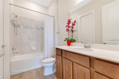 Casa en venta en Orlando, Florida, 5 dormitorios, 330.82 m2 № 1669908 - foto 8