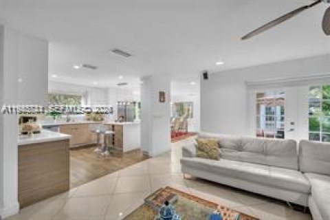 Villa ou maison à vendre à Coral Gables, Floride: 3 chambres, 257.15 m2 № 2001232 - photo 28