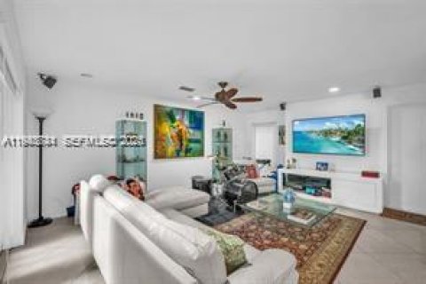 Villa ou maison à vendre à Coral Gables, Floride: 3 chambres, 257.15 m2 № 2001232 - photo 23