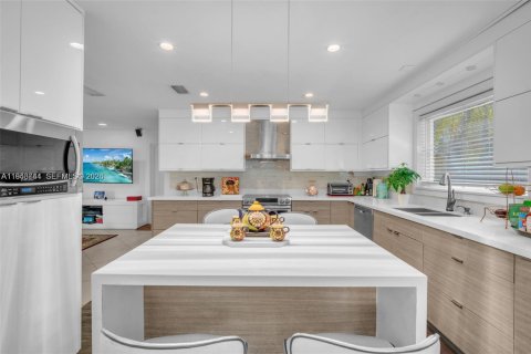 Villa ou maison à vendre à Coral Gables, Floride: 3 chambres, 257.15 m2 № 2001232 - photo 17