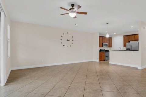 Adosado en alquiler en Orlando, Florida, 3 dormitorios, 155.7 m2 № 1901615 - foto 3