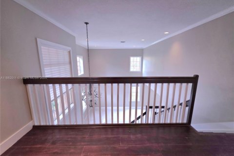 House in Weston, Florida 5 bedrooms, 248.23 sq.m. № 1932180 - photo 16