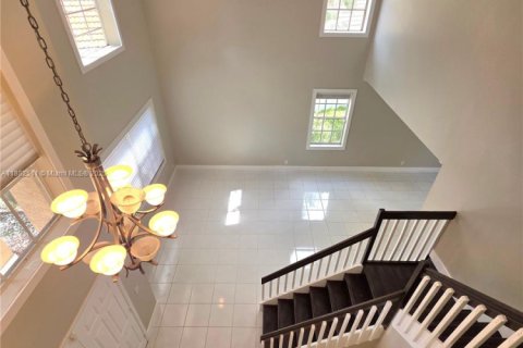 House in Weston, Florida 5 bedrooms, 248.23 sq.m. № 1932180 - photo 17