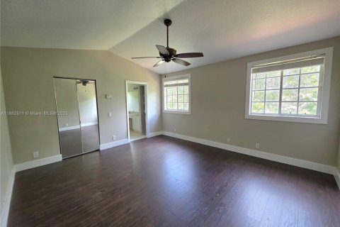 House in Weston, Florida 5 bedrooms, 248.23 sq.m. № 1932180 - photo 18