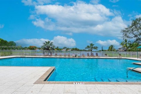 House in Weston, Florida 5 bedrooms, 248.23 sq.m. № 1932180 - photo 19